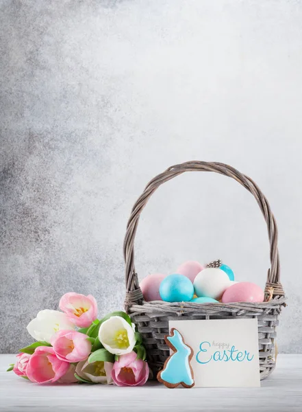 Cartão Páscoa Com Flores Tulipa Biscoitos Gengibre Ovos Páscoa Frente — Fotografia de Stock