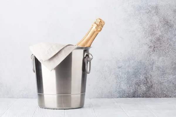 Bouteille Champagne Dans Seau Devant Mur Pierre Avec Espace Pour — Photo