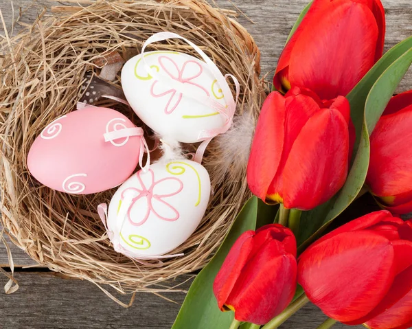 Easter Greeting Card Tulip Flowers Colorful Easter Eggs Top View — Stock Photo, Image