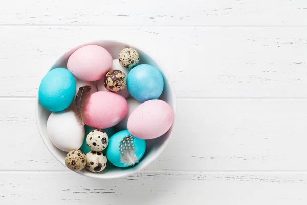 Easter Greeting Card Colorful Eggs Bowl White Wooden Table Top — Stock Photo, Image