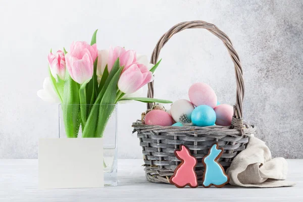 Biglietto Auguri Pasquale Con Fiori Tulipano Biscotti Pan Zenzero Uova — Foto Stock