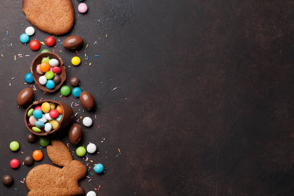 Paskalya Tebrik Kartı Ile Renkli Gingerbread Çerezleri — Stok fotoğraf