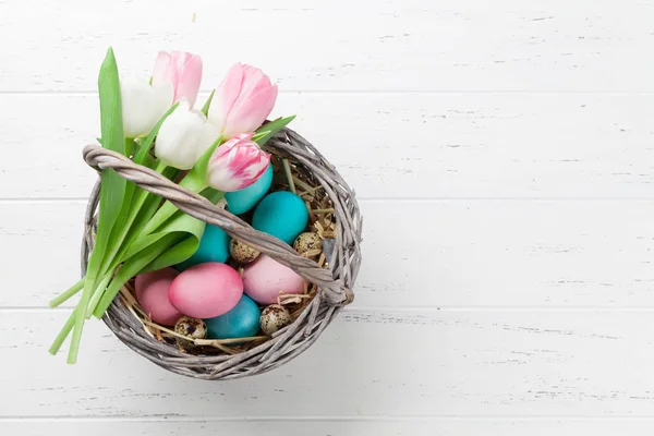 Cartão Páscoa Com Flores Tulipa Ovos Páscoa Vista Superior Mesa — Fotografia de Stock