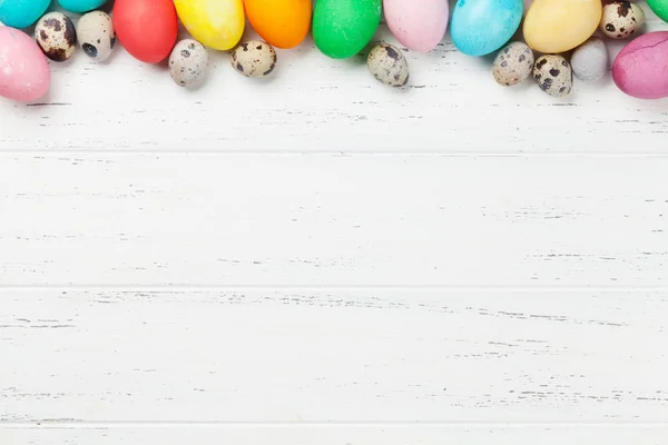 Paskalya Tebrik Kartı Ile Renkli Paskalya Yumurtaları — Stok fotoğraf