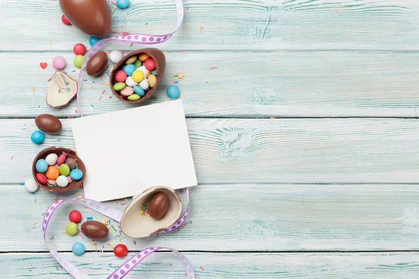 Pasen Wenskaart Met Chocolade Eieren Kleurrijke Snoepjes — Stockfoto