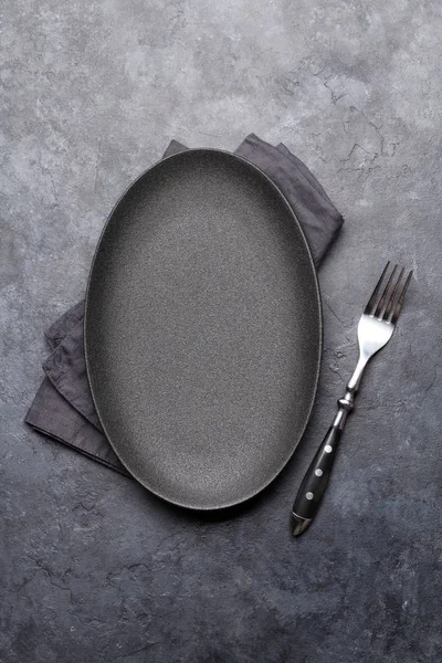 타원형 접시와 테이블에 — 스톡 사진