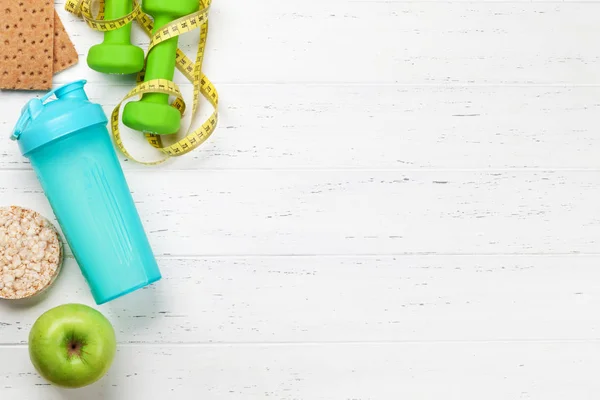 Dumbbells Green Apple Drink Bottle Wooden Table — Stock Photo, Image