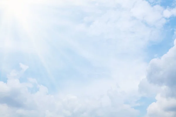 Cielo Blu Con Nuvole Bianche Soffici — Foto Stock