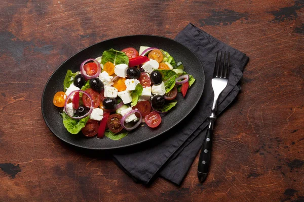 Greek Salad Cucumbers Tomatoes Peppers Lettuce Onion Feta Cheese Olives — Stock Photo, Image