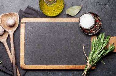 Yemek malzemeler ve mutfak eşyaları