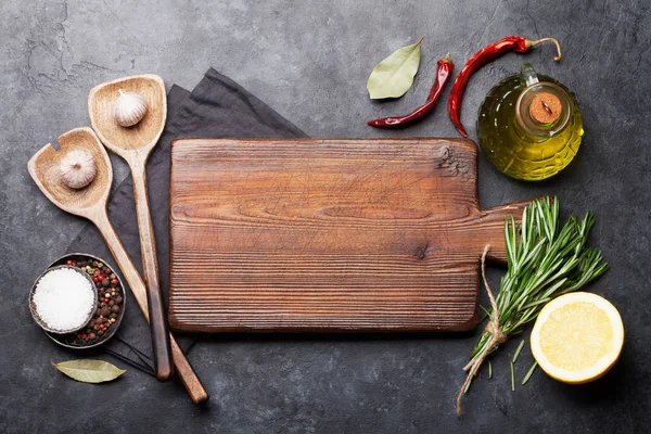 Ingredientes de cozinha e utensílios — Fotografia de Stock