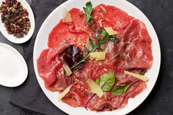 Gemarmerde Rundercarpaccio — Stockfoto