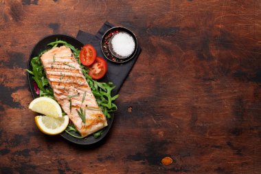 Izgara somon balığı fileto.