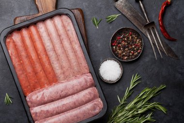 Çiğ sosis pişirme