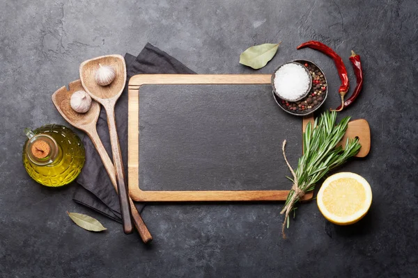 Ingredientes de cozinha e utensílios — Fotografia de Stock