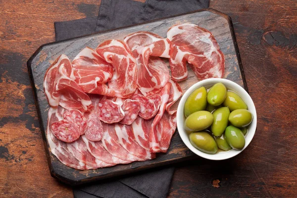 Traditional Spanish Jamon Prosciutto Crudo Italian Salami Parma Ham Green — Stock Photo, Image