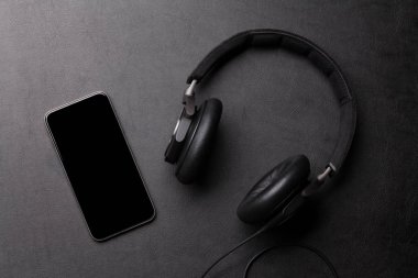 kulaklıklar ve smartphone