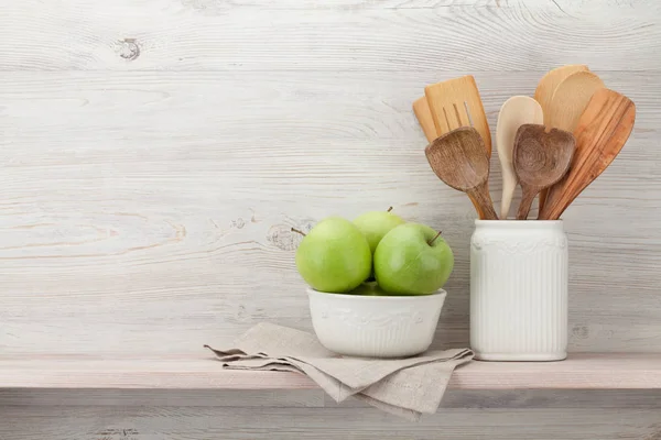 Conjunto de vários utensílios de cozinha — Fotografia de Stock