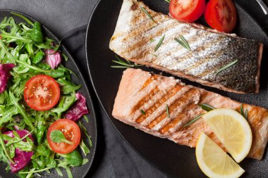 Izgara somon balığı fileto.