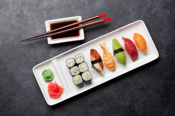 Conjunto de sushi japonês — Fotografia de Stock