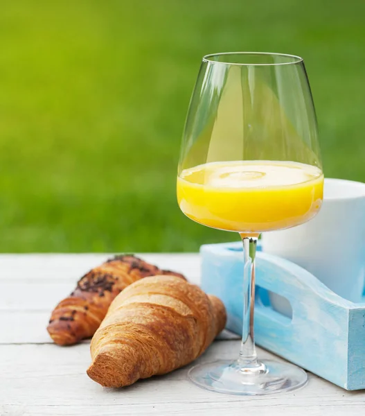 Coffee, orange juice and croissant — Stock Photo, Image