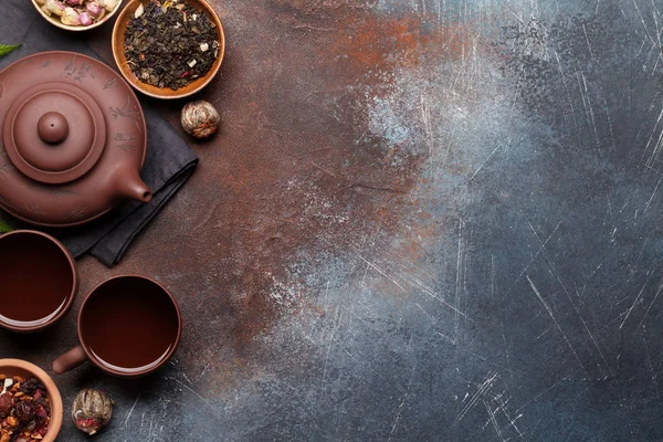 ชาสมุนไพรและผลไม้แห้ง — ภาพถ่ายสต็อก