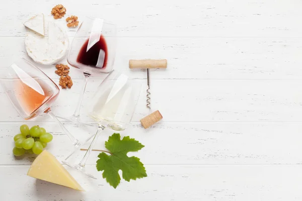 Vins, fromages et raisins — Photo