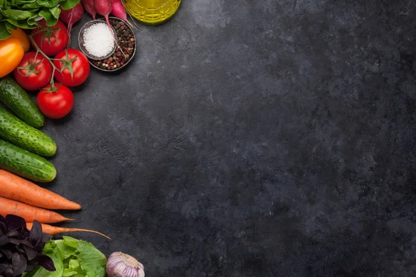 Produtos hortícolas orgânicos brutos variados — Fotografia de Stock