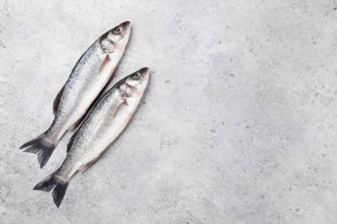 Taze deniz ürünleri. Alabalık balık