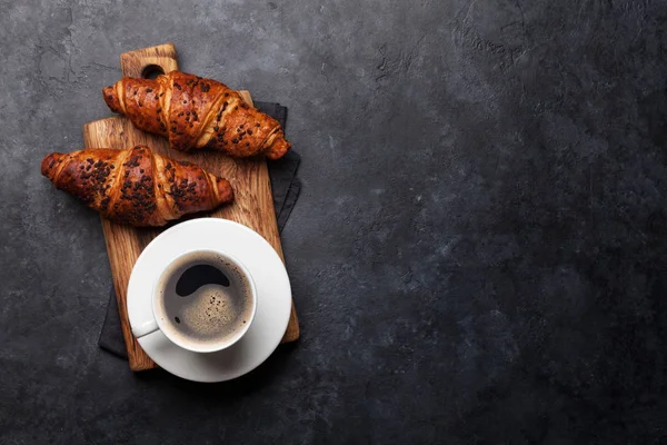 Café e croissant — Fotografia de Stock