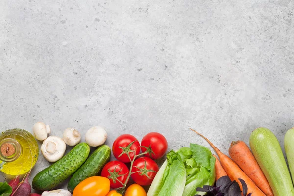 Produtos hortícolas orgânicos brutos variados — Fotografia de Stock