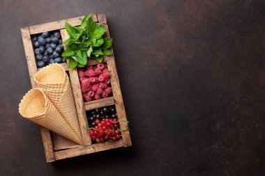 Çilek pişirme ile dondurma