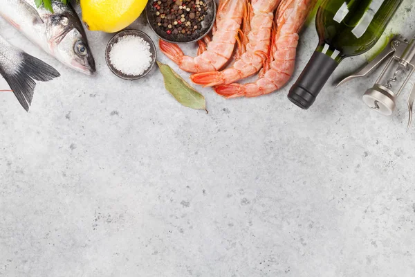 Fresh seafood. Trout fish and langostino shrimps — Stock Photo, Image