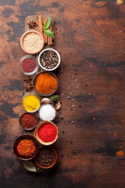 Çeşitli baharatlar ve otlar