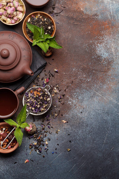 Сухой травяной и фруктовый чай
