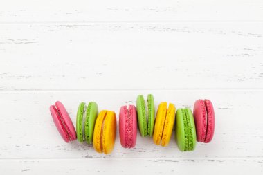 Pasta ya da badem kurabiyesi.