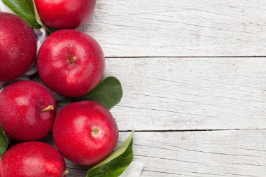 Olgun Kırmızı Elmalar