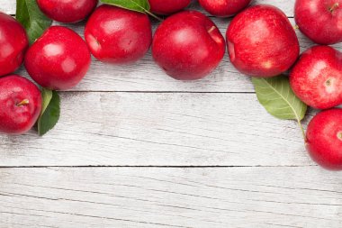 Olgun Kırmızı Elmalar