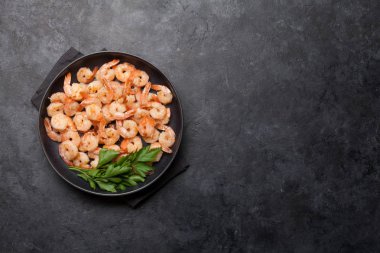 Bira atıştırmalıkları. Izgara karides