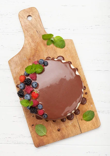 Cheesecake cu fructe de padure si ciocolata — Fotografie, imagine de stoc