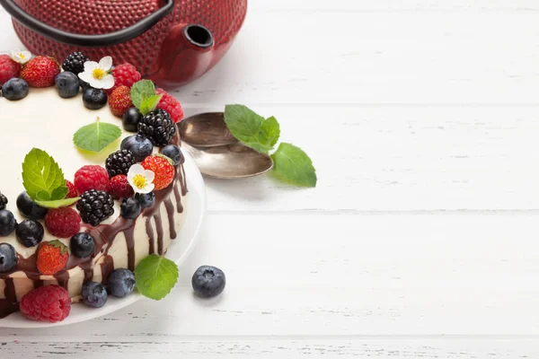 Cheesecake with berries — Stock Photo, Image