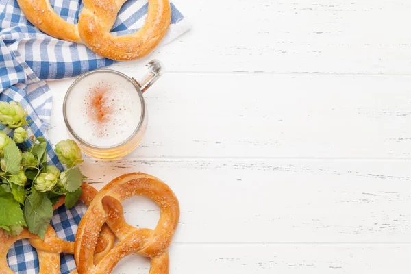 Oktoberfest set. Pretzels and lager beer — Stock Photo, Image