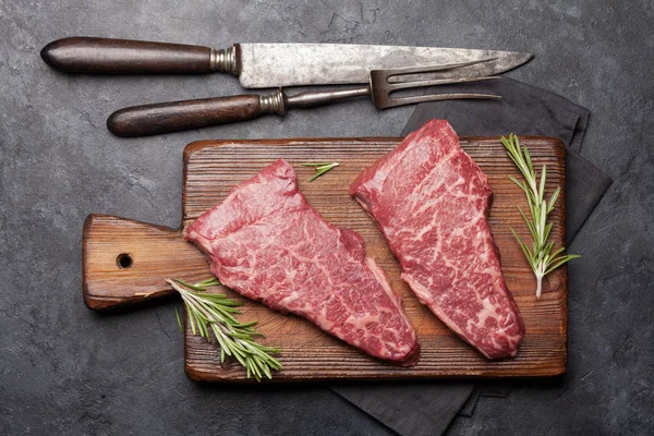 Filete de ternera de mármol crudo —  Fotos de Stock