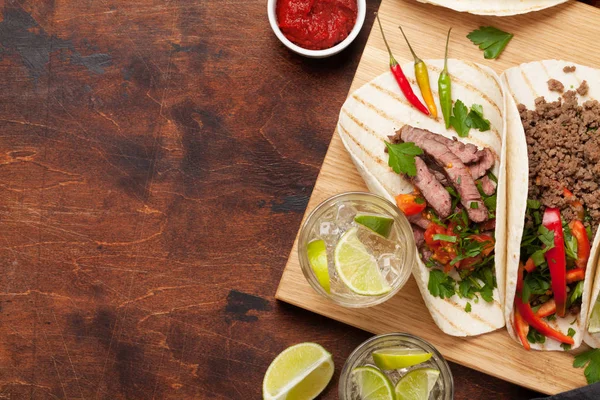 Zestaw meksykańskich tacos — Zdjęcie stockowe