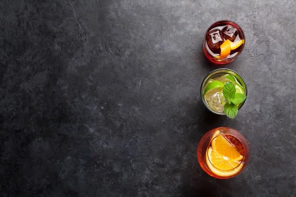 Três copos de cocktail — Fotografia de Stock