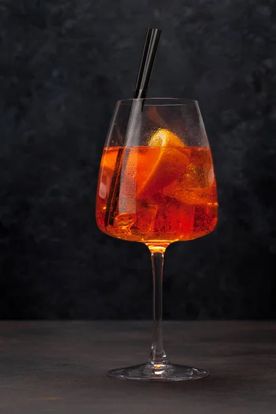 Aperol spritz鸡尾酒杯 — 图库照片