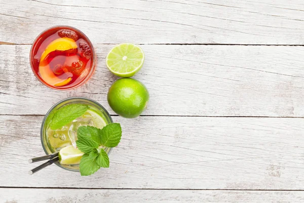 Two cocktail glasses — Stock Photo, Image