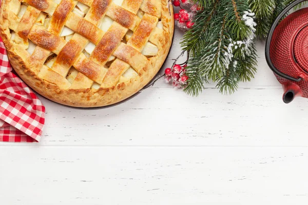 Tarjeta de felicitación de Navidad con pastel de manzana —  Fotos de Stock