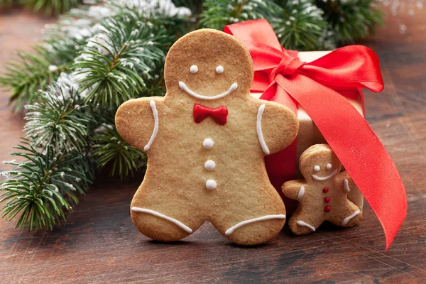 Cartão de Natal com biscoitos de gengibre — Fotografia de Stock