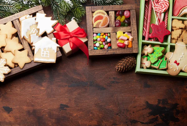 Carte de voeux de Noël avec biscuits et bonbons au pain d'épice — Photo